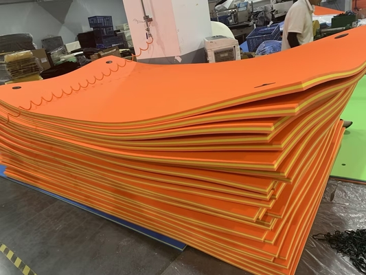 屋外活動用水泡パッド浮遊マット 天候耐性生産ソリューション