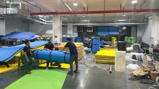 直接工場 水浮遊パッド 3 層厚 XPE 泡浮遊マット プール 湖