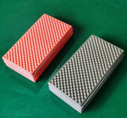 耐久 性 の XPE 泡 の 座席 枕 軽量 で 防水 で キャンプ の 冒険 に ぴったり